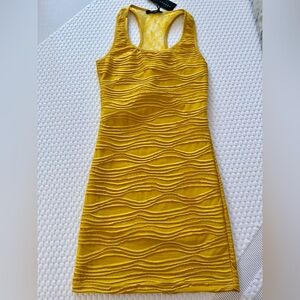👗2 for $15 or 3 for $20👗QED London Mustard Yellow Textured Dress. Size small.
